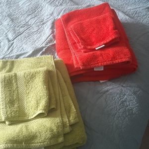 2 Bath Towel sets gently used